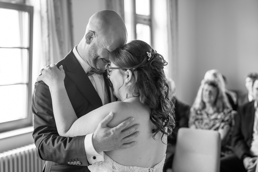 Mehr über den Artikel erfahren Emotionale Hochzeit im Waldgasthof Schmellbachtal