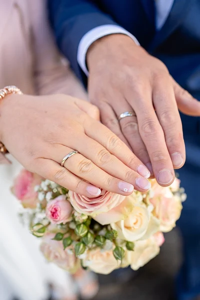 Hände-Eheringe-DSC00135